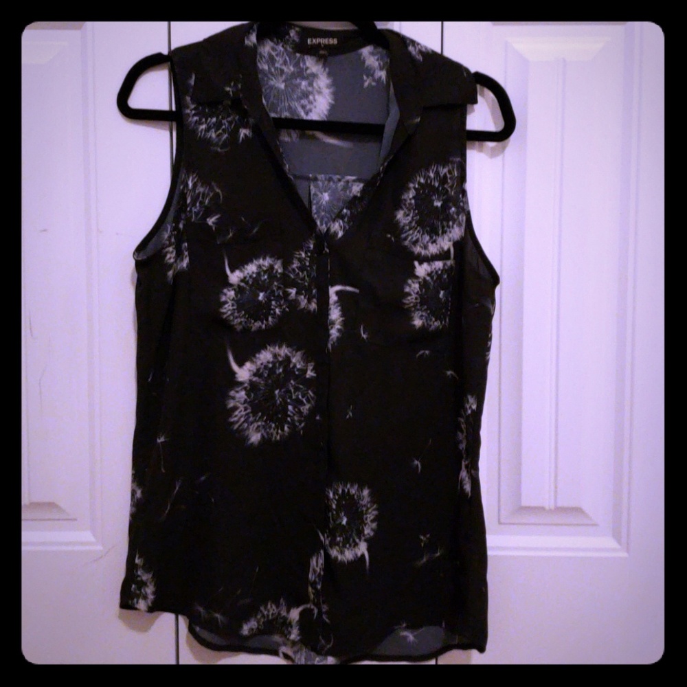 NWOT Express Button SleevlessTop
